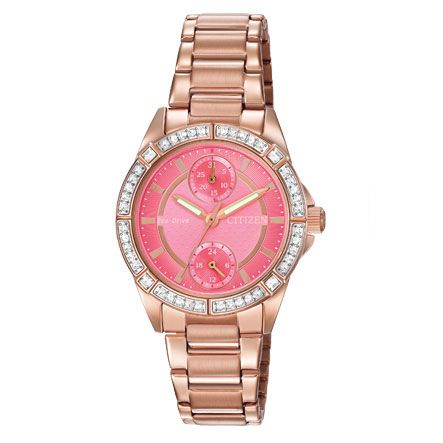 Színes és női óra. Ez a Citizen POV divatóra modell élénk színű rózsaszín tárcsával, rózsa arany díszítéssel. 