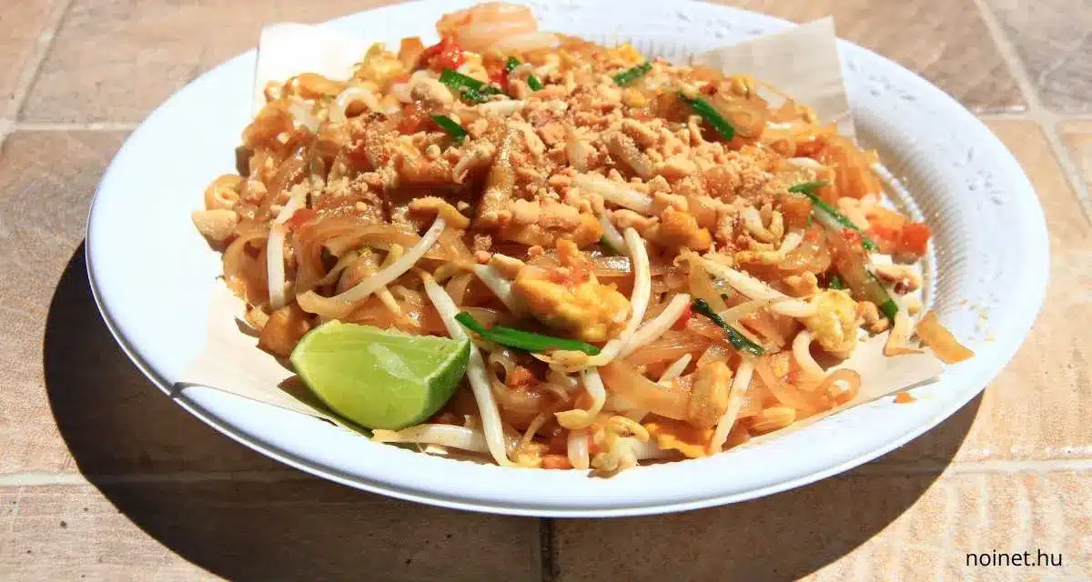 Hogyan készíts Pad Thai-t: Részletes recept 4 személyre